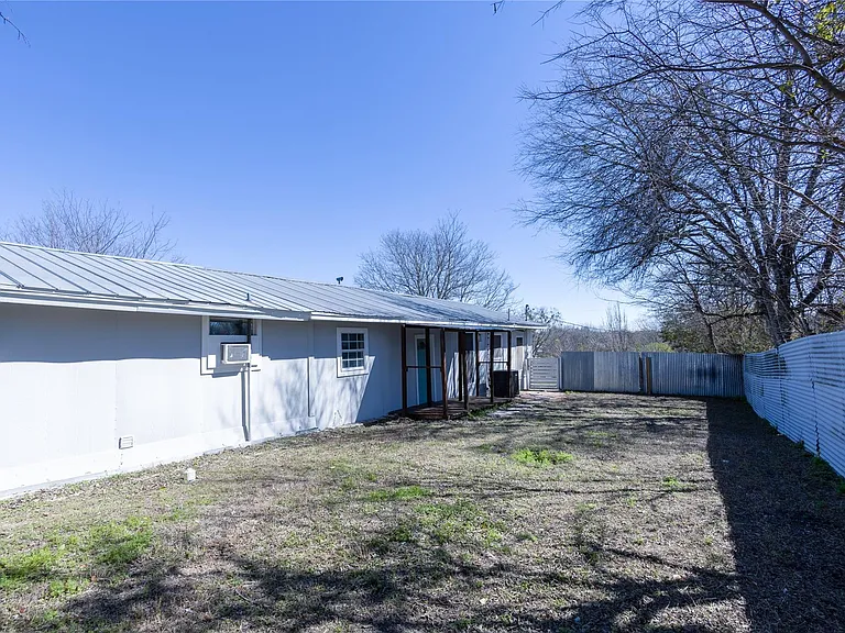 2304 Thrasher Ln #A — Photo 17