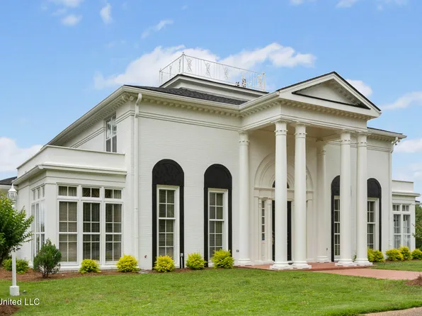 8 Twelve Oaks Pl, Madison, MS 39110