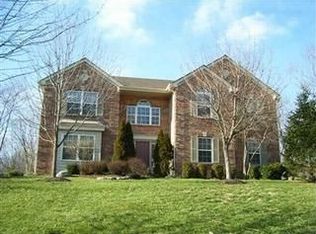 4041 Crystal Creek Dr, Cincinnati, OH 45245