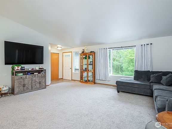 5th image of 415 Mckee Road