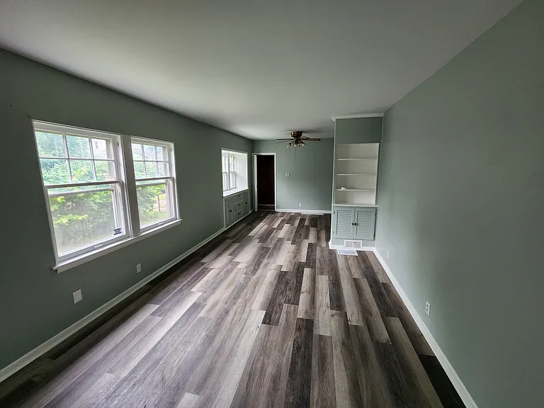 1020 Queen St — Photo 3
