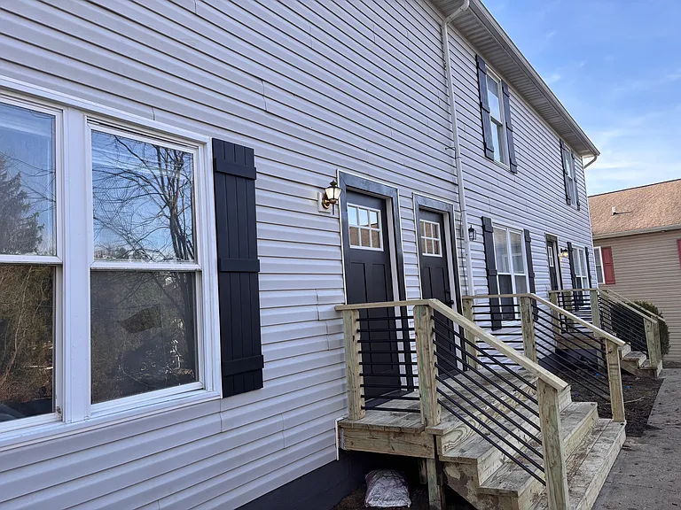 540 Lewis St #A — Photo 2