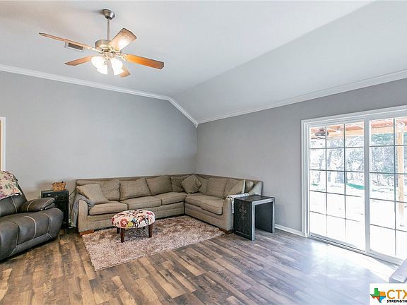 2nd image of 107 Shady Oaks