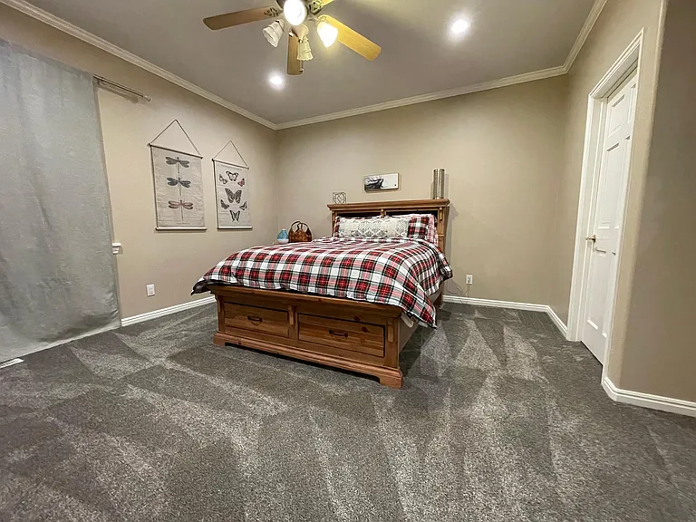 701 Martingale Ln — Photo 14
