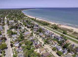 1738 Chatham St, Racine, WI 53402