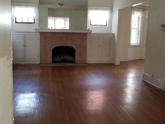 3rd image of 215 Northwestern Pkwy