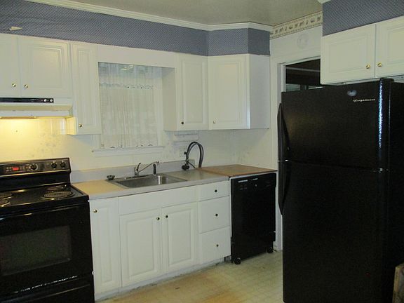 5th image of 2120 Delaware Ave NW