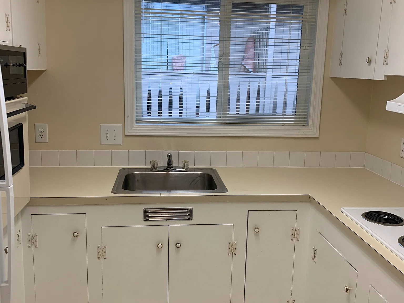 1 bed, 670 sqft, $1,300 — Photo 4