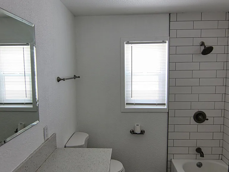 6831 Amherst St — Photo 50