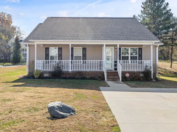 712 Black Angus Dr, Haw River, NC 27258