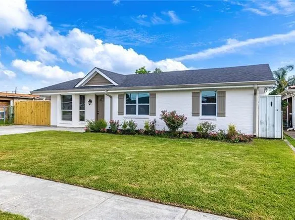 404 Alpaca Dr, Arabi, LA 70032