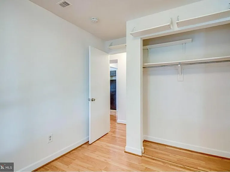 545 Florida Ave — Photo 21