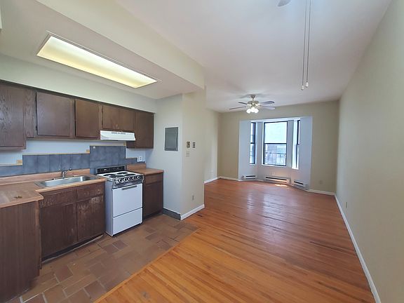 4th image of 1734 Willow Ave APT 3B