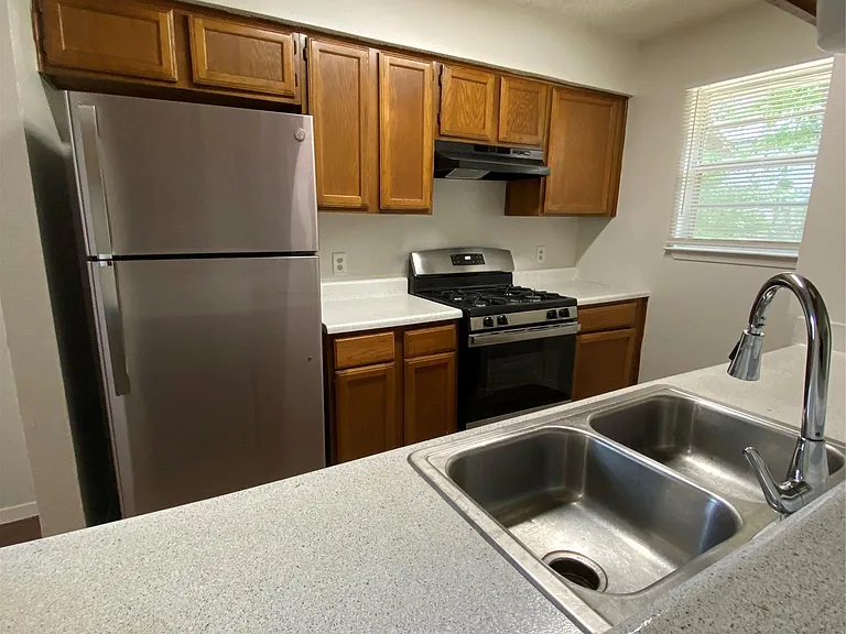 806 Sirocco Dr #A — Photo 1