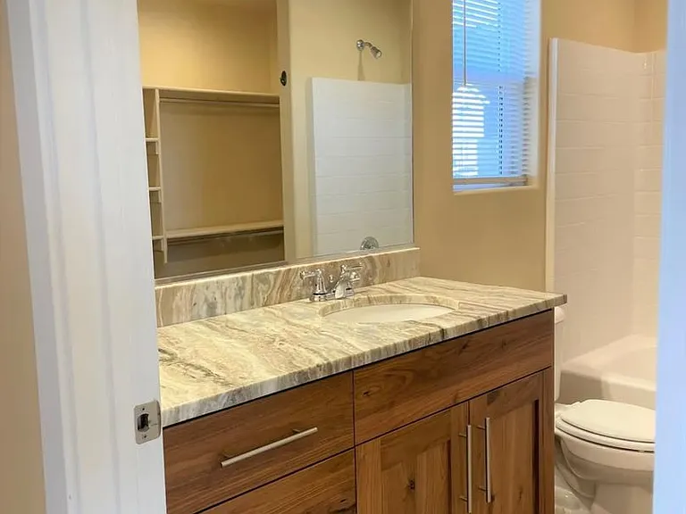 873 S 110 W — Photo 13