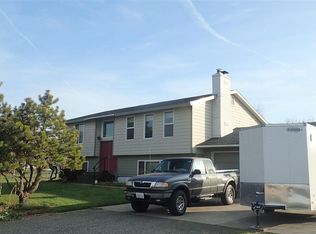 476 E Humorist Rd, Burbank, WA 99323