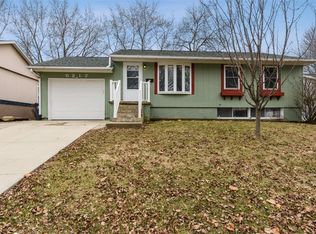 6217 Eastview Ave SW, Cedar Rapids, IA 52404