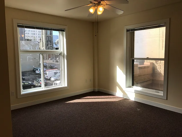 Washington Plaza Apartments — Photo 17