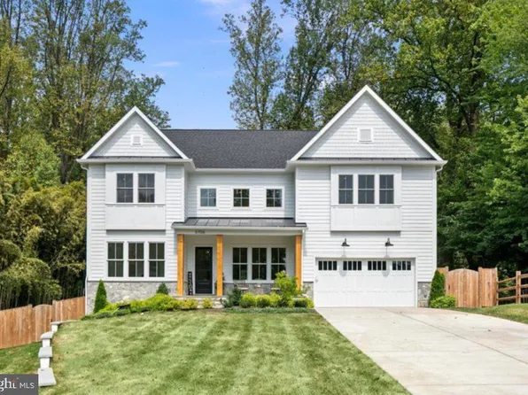 6706 Montour Dr, Falls Church, VA 22043