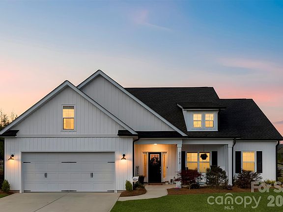 4th image of 2173 Smith Rd