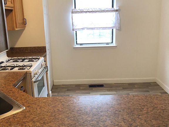 2nd image of 714 Saint Anns Ave