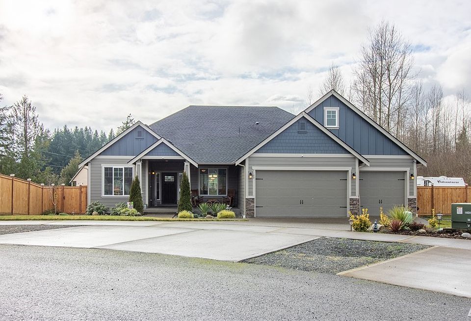 Front of the House w 3 Car Garage on a Cul-de-sac 