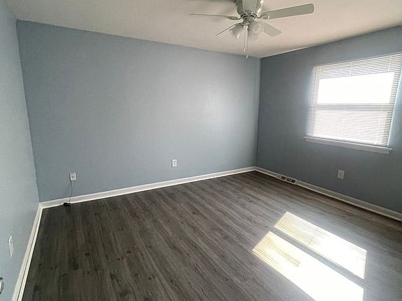 5th image of 4637 Long Acre Dr NE