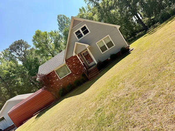 822 Mount Moriah Rd, Greenwood, SC 29646