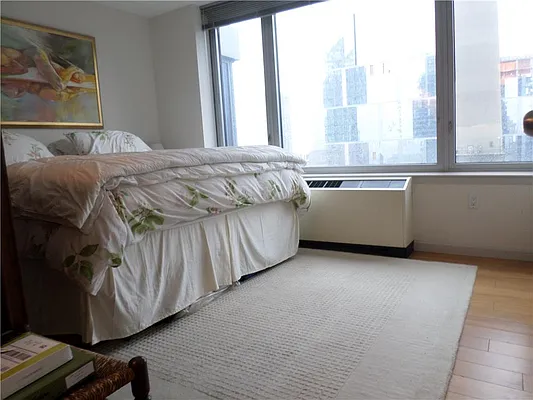 Rented by R New York | media 2