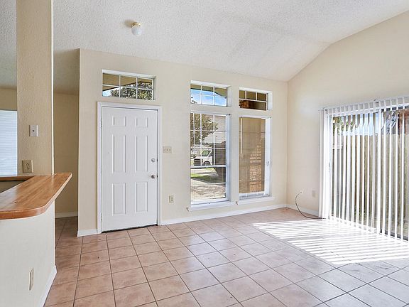 3rd image of 1730 Montbatten Dr