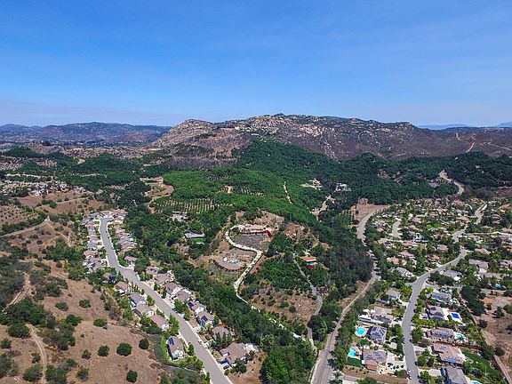 5th image of 1463 La Honda Dr