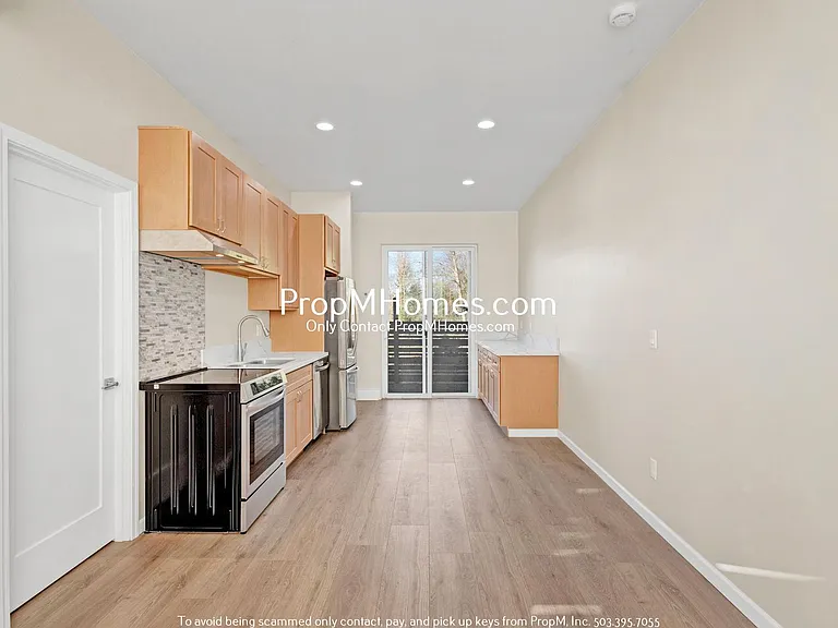 9597 SE Crystal View Dr #B — Photo 5