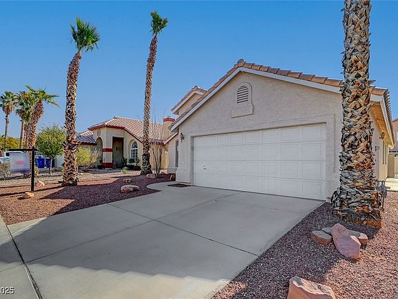 3rd image of 6425 Mountain Mesa Ave