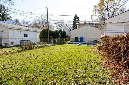 1331 Evergreen Ave photo 1