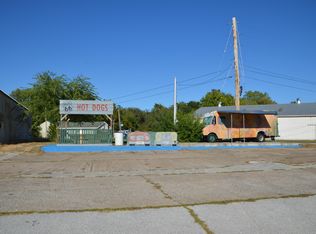 2611 W College Rd, Springfield, MO 65802