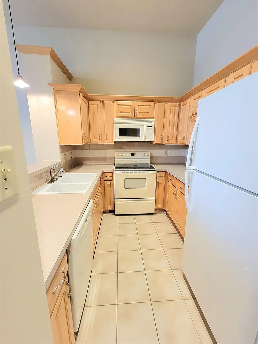 Building Photo - 2315 Harborside Dr #201