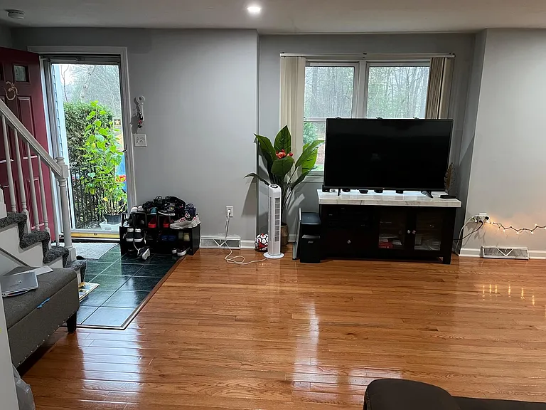 19 Pinecrest Vlg #19 — Photo 5