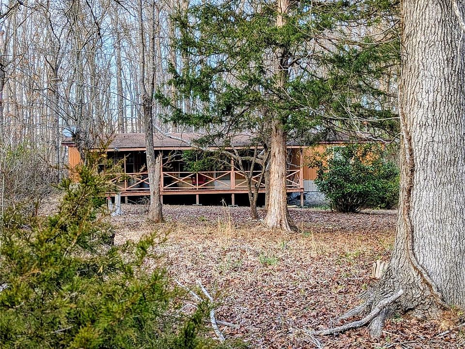 1st image of 1555 Moss Creek Rd