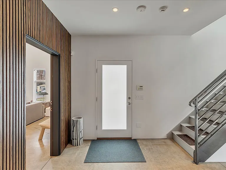 18 Granite St — Photo 12
