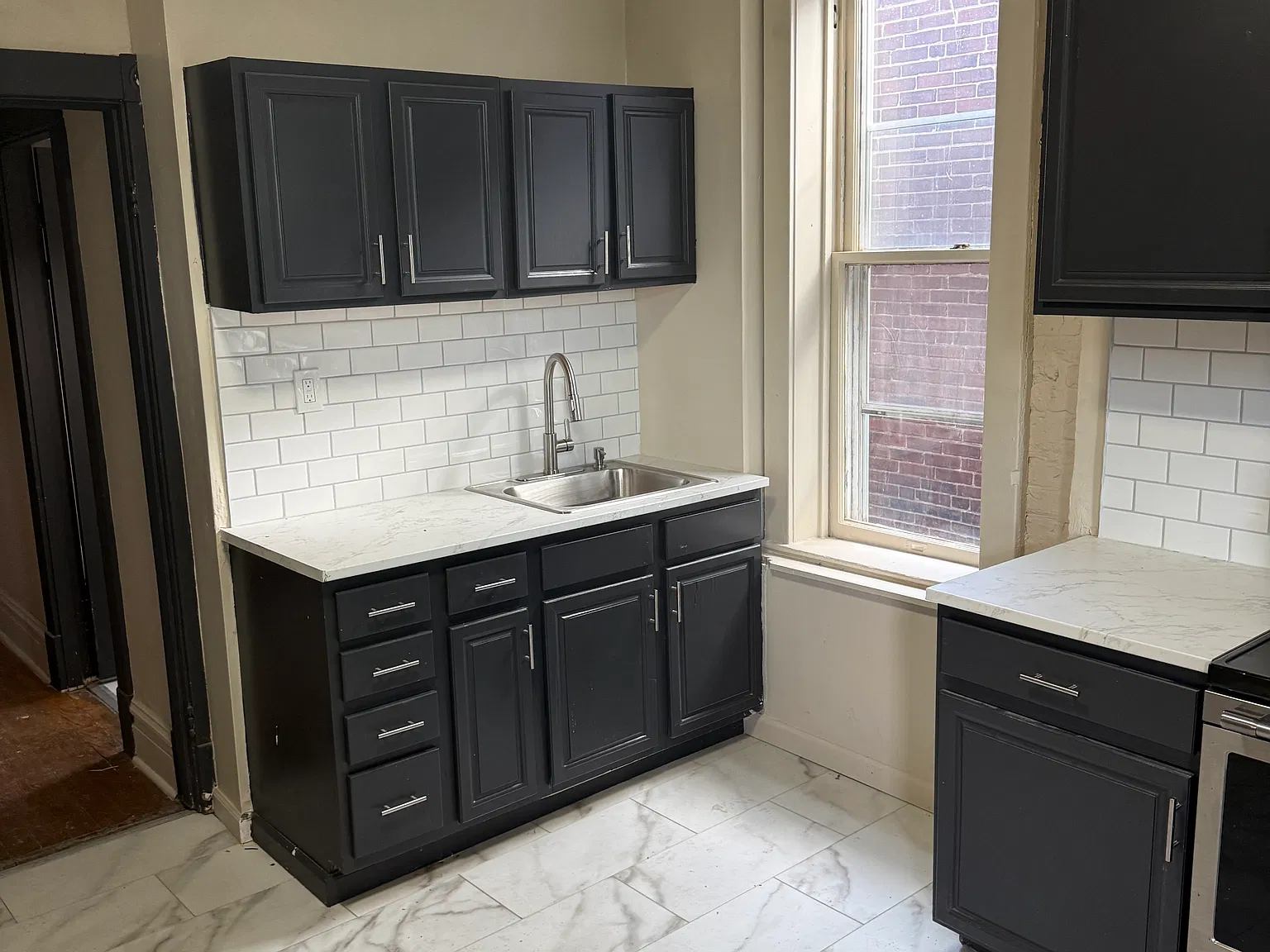 2 bed, 1025 sqft, $1,060 — Photo 3