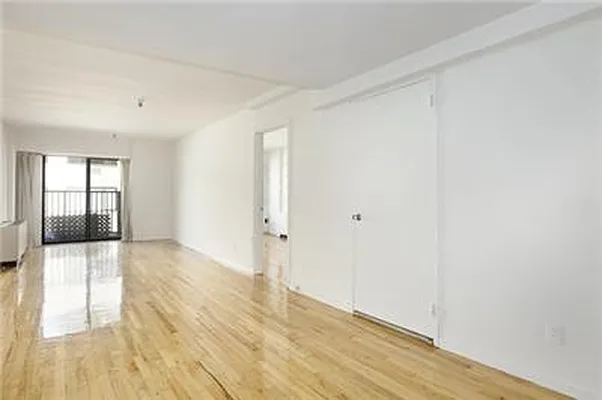 Sold by R New York | media 12