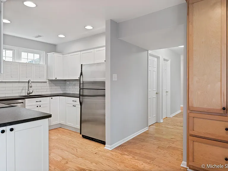 272 Yale Ct — Photo 13