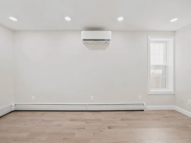 24-41 43rd St #2 — Photo 9
