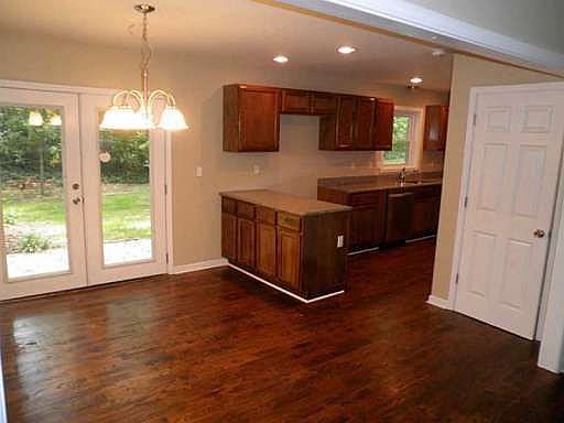 2nd image of 2502 Princess Ln SE