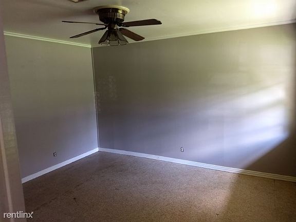 3rd image of 102 Oakdale St