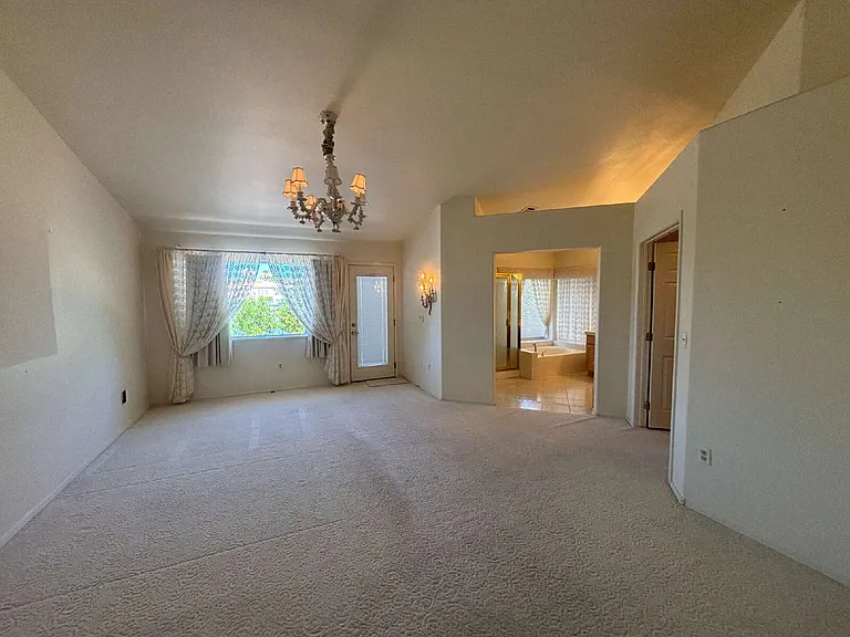 2424 Ocean Front Dr — Photo 11