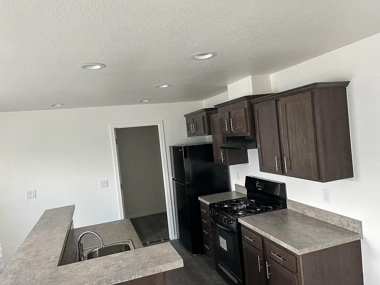 3 bed, 1056 sqft, $1,300 — Photo 4
