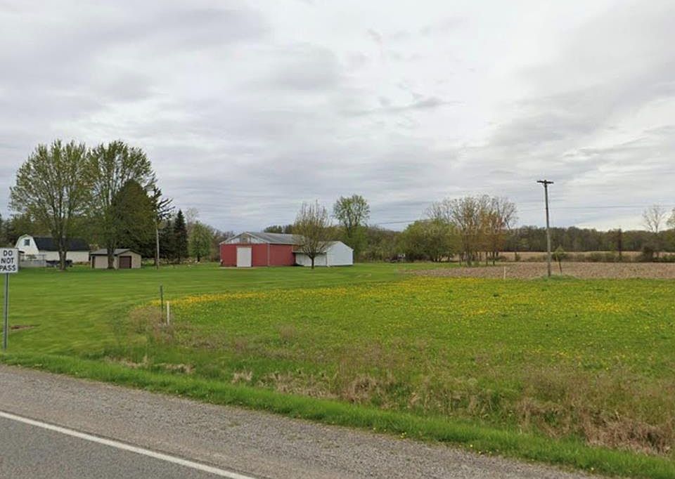 2nd image of 4144 S Seymour Rd
