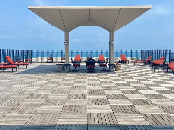3550 N Lake Shore Dr, Chicago, IL