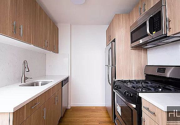 2nd image of 631 Bushwick Ave #125